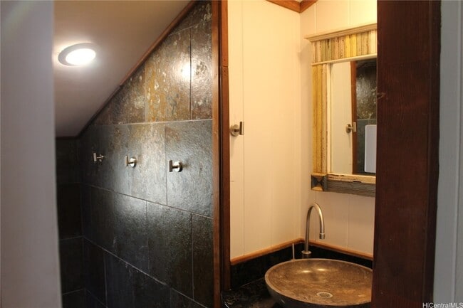 Building Photo - 66-210 Kamehameha Highway Unit B