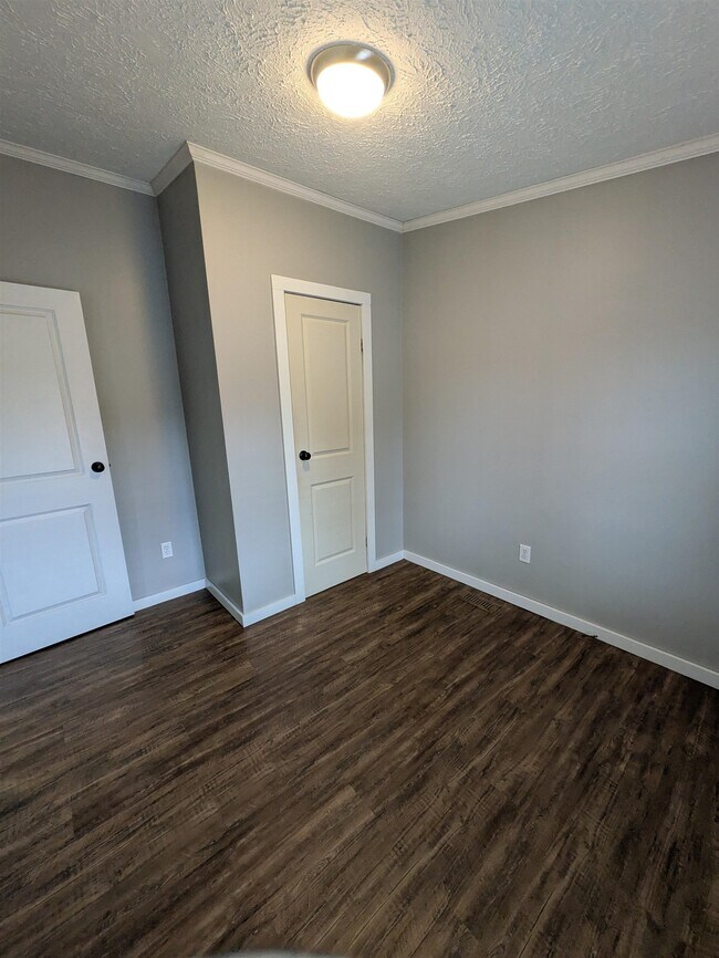 Building Photo - 11 Corn Hill Rd