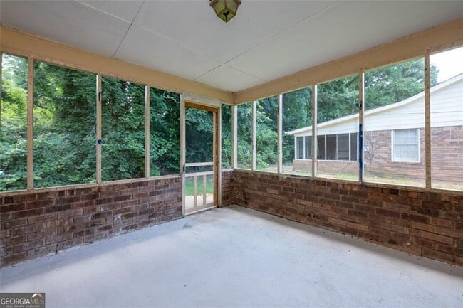 Building Photo - 469 SOUTHERN