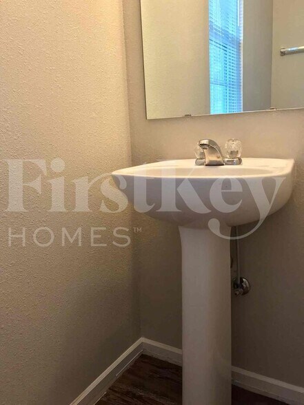 Building Photo - 4152 Tahoe Ct