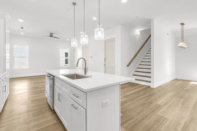 Building Photo - 28 Windsor Ct