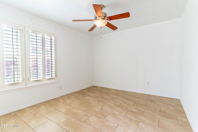 Building Photo - 7033 San Marino Dr