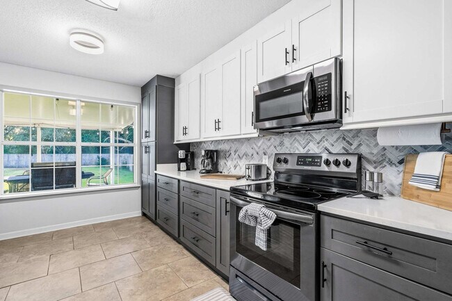 Building Photo - 5111 Keystone Dr