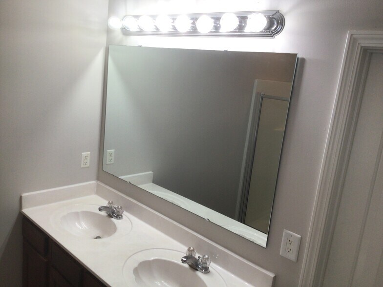 Building Photo - 2111 Less Traveled Trail