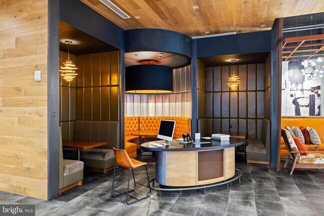 Building Photo - 1213 Walnut St