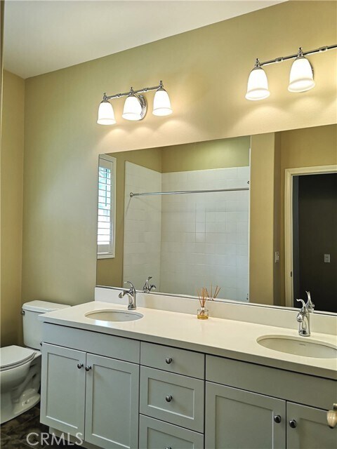 Building Photo - 106 Pendant