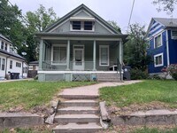Building Photo - Charming Updated 4 Bedroom in East Council...