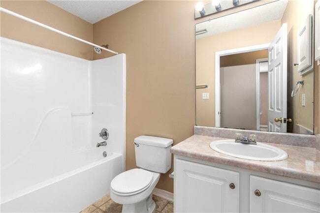 Building Photo - 8158 Magnolia Village Dr N