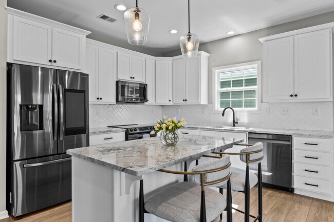 Building Photo - 2681 Rockaway Pl