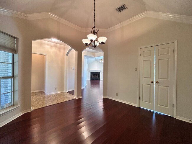 Building Photo - Beautiful 4 Bedroom, 2 Bathroom Home for R...