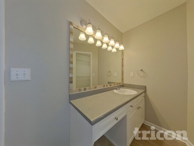 Building Photo - 65 Cricket Ct