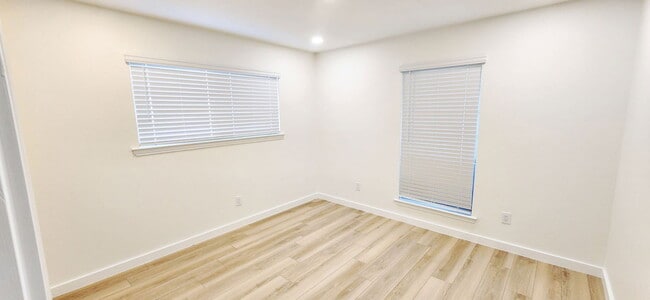 Building Photo - 1607 Centenary Dr