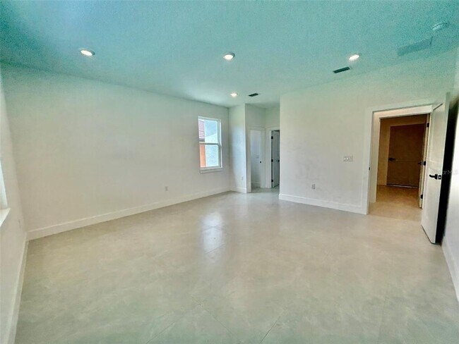 Building Photo - 8181 Tecumseh Cir