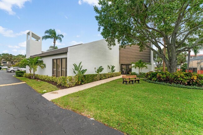 Building Photo - 1605 S US Hwy 1