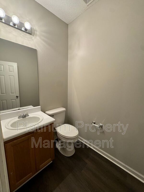 Building Photo - 2262 Charleston Pointe SE