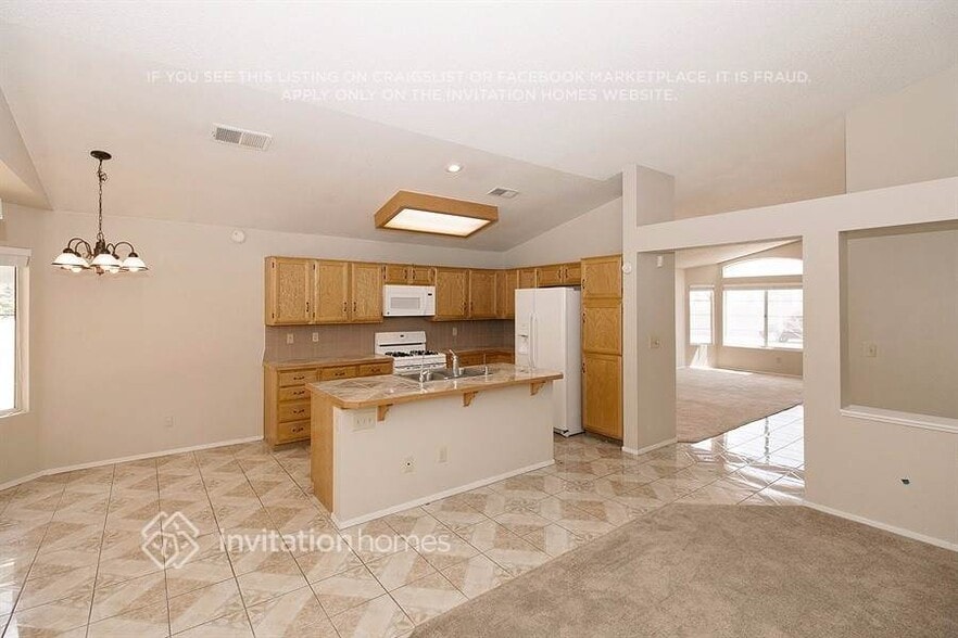 Building Photo - 6256 Small Point Dr