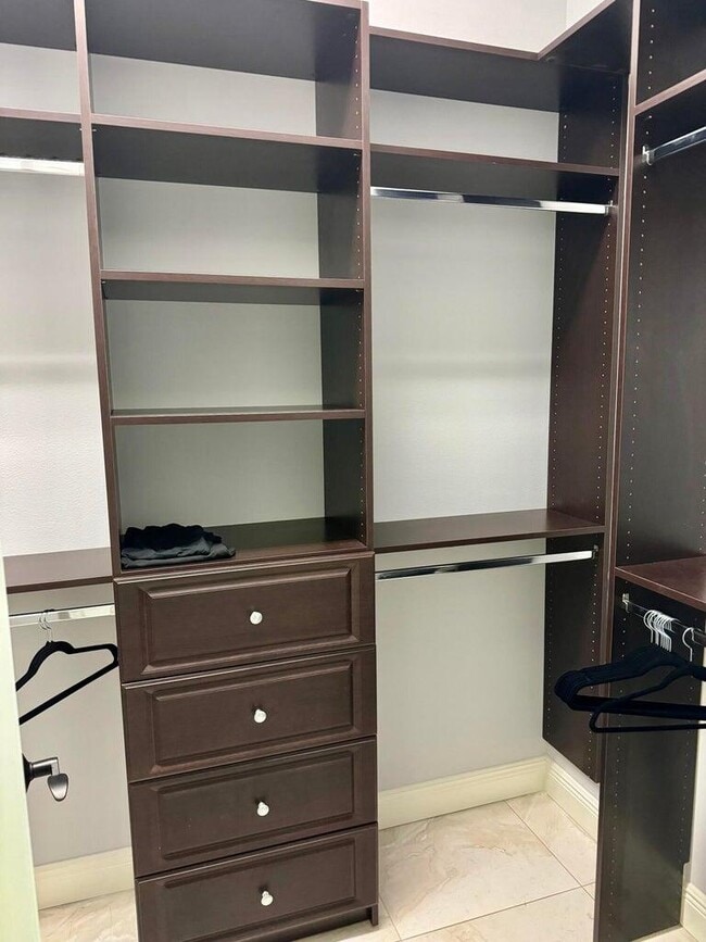 Building Photo - 134 SE Fiore Bello