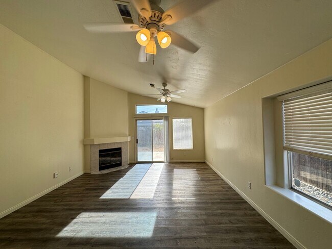 Building Photo - Beautiful home in Riverlakes Community