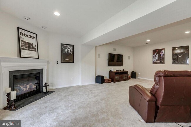 Building Photo - 22941 Chinkapin Oak Terrace