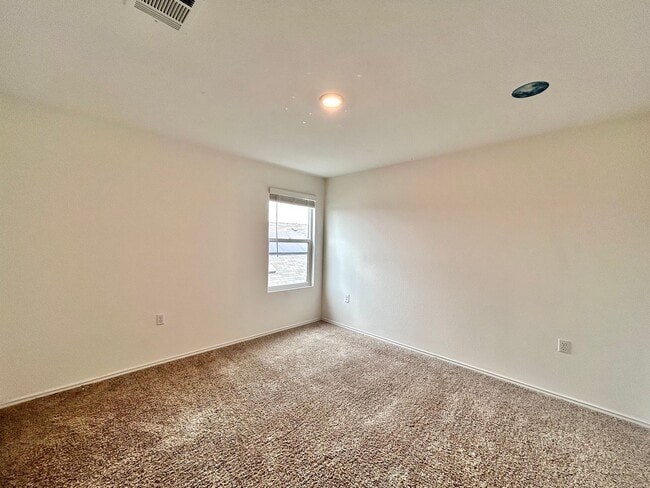 Building Photo - Your Next Home Awaits – Bright, Modern & M...