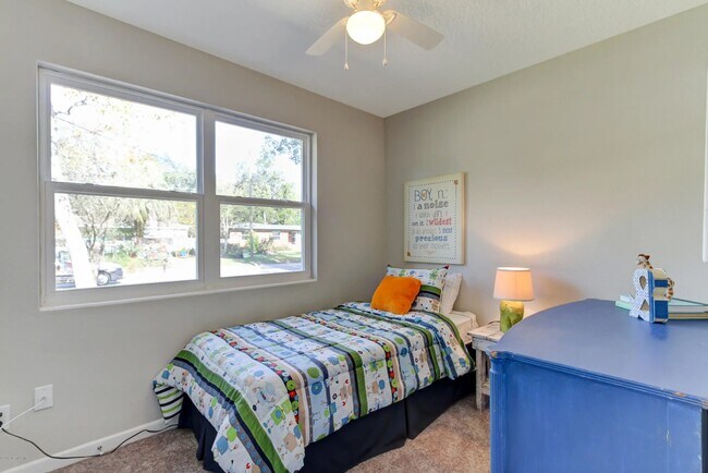 Building Photo - 6530 Pine Summit Dr