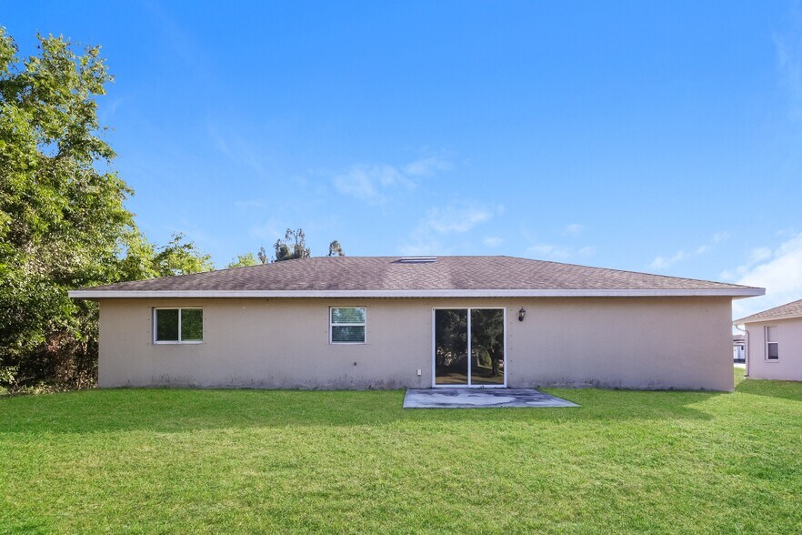 Building Photo - 3702 35th St SW