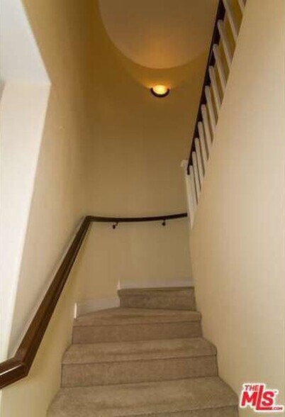 Building Photo - 12975 Agustin Pl
