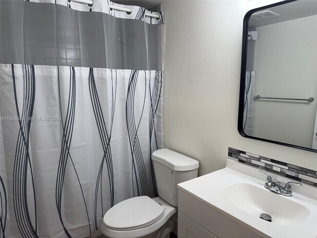 Building Photo - 13250 SW 4th Ct