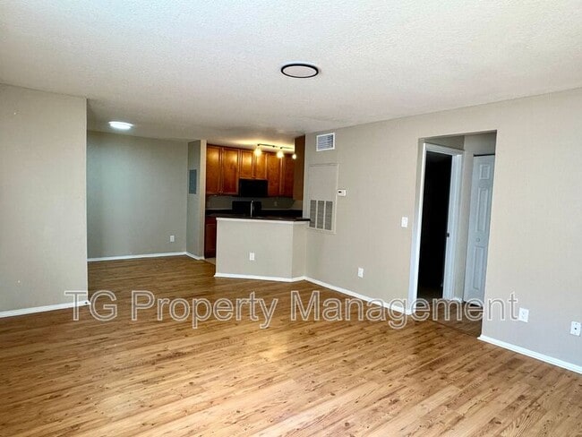 Building Photo - 11 Arbor Club Dr