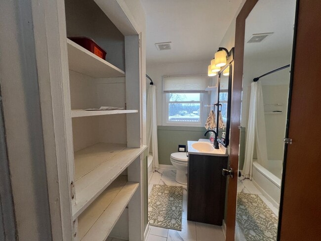 Building Photo - Click the “Apply Now” button or email wapmrentals@gmail.com for a prompt response.