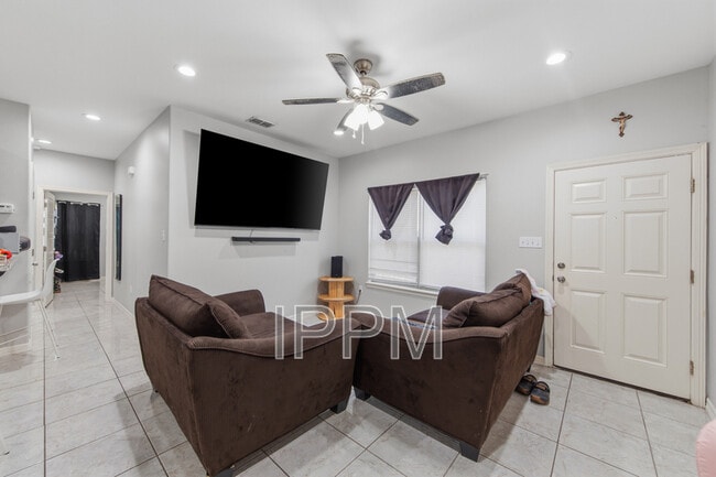 Building Photo - 24068 Westfield Dr