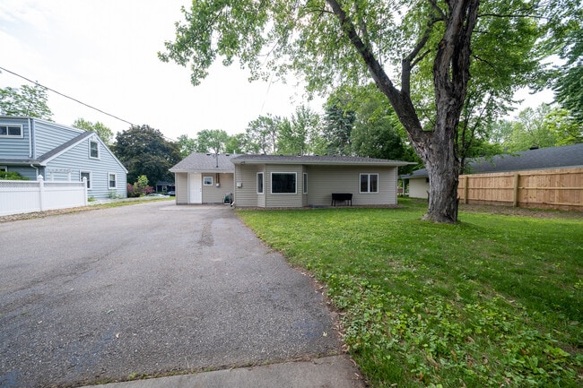 Building Photo - 7238 Knox Ave S