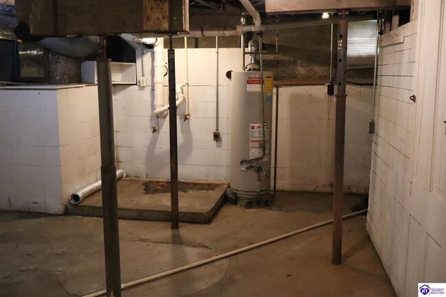 Building Photo - 316 Church St