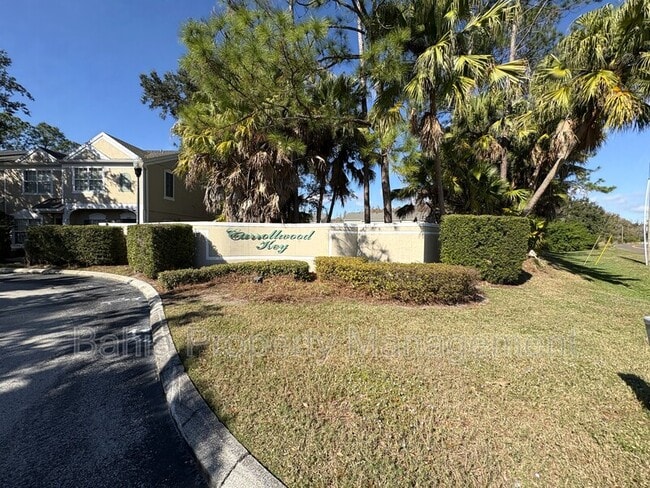 Building Photo - 5528 Carrollwood Key Dr