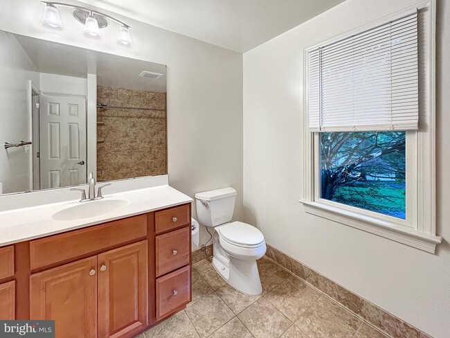 Building Photo - 5704 Captain Jones Ct