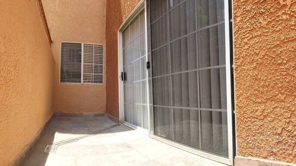 Building Photo - 11020 Hesby St