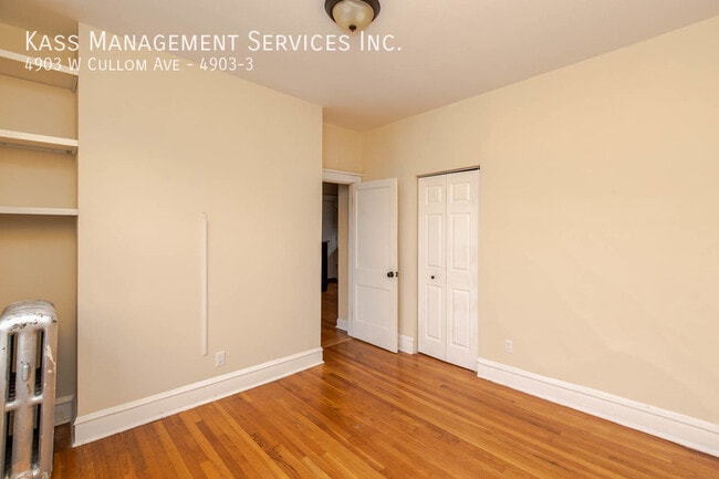 Building Photo - Beautiful Portage Park 2 bed - Heat Includ...