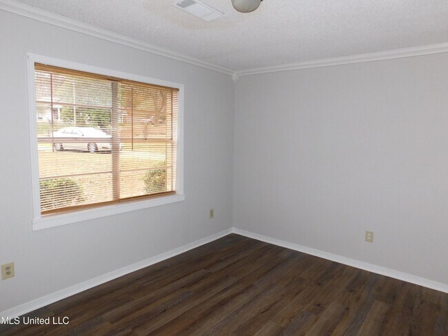 Building Photo - 285 Maidelle Cove