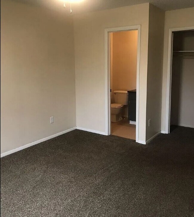 Building Photo - LEASING
