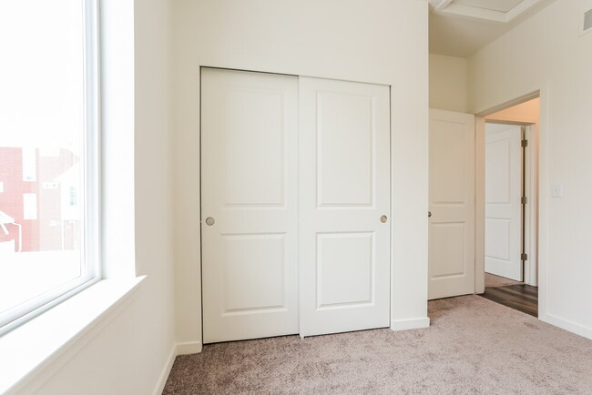 Building Photo - 4752 N Tower Dr