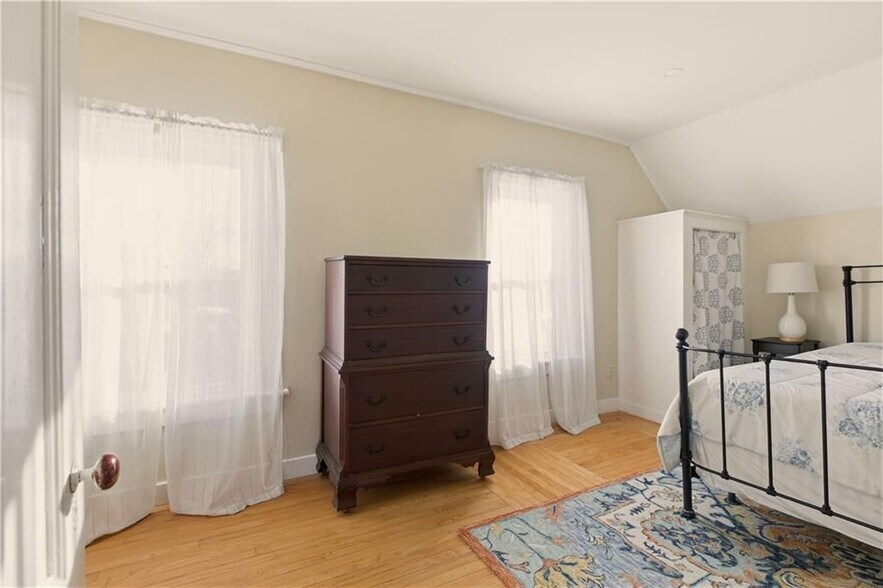 Building Photo - 8 Carey St