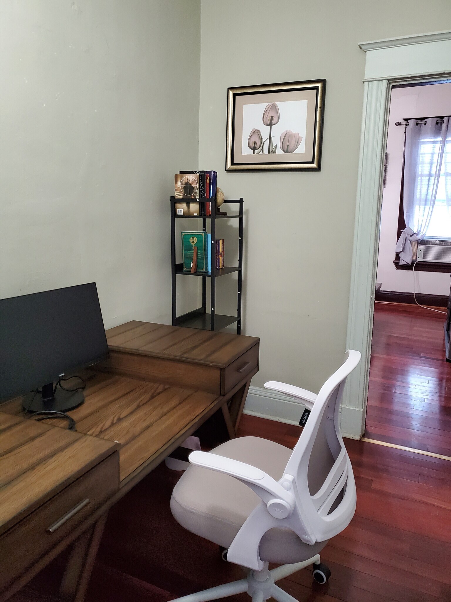 Study Room - 20 Maple Ave