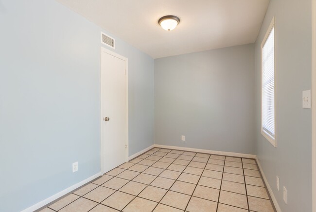 Building Photo - Newly Renovated 3/1.5 Home in East Columbus