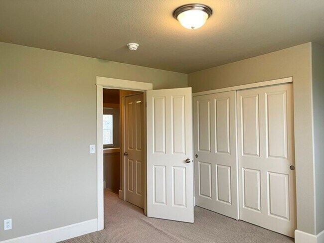 Building Photo - 2710 Eagles Eye Ave NW