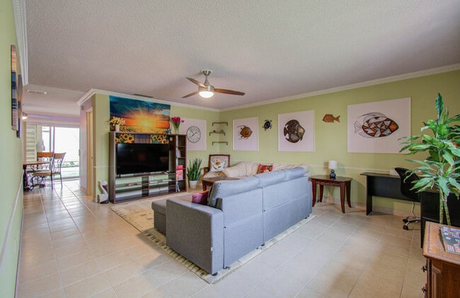 Building Photo - 11 San Jacinto Dr