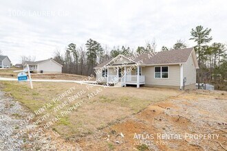 Building Photo - 1006 Lauren Cir E