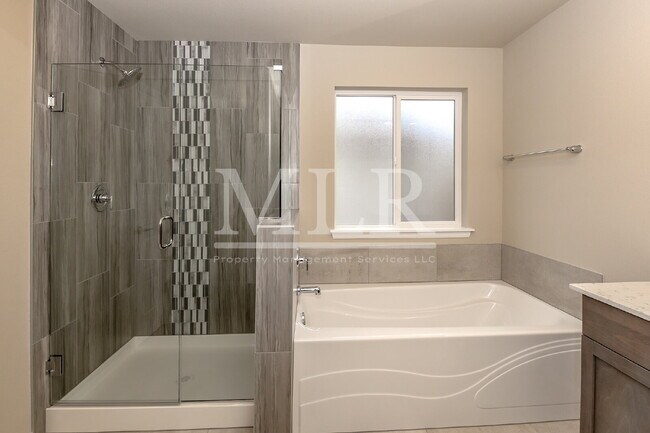 Building Photo - Elegant 4BR Covington Rental with Chef’s K...