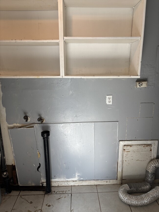 Building Photo - 622 Willard Ave