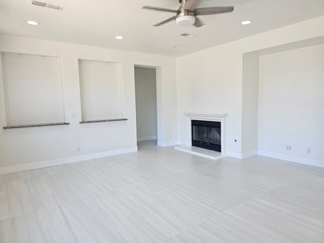 Building Photo - 17127 Carrotwood Dr