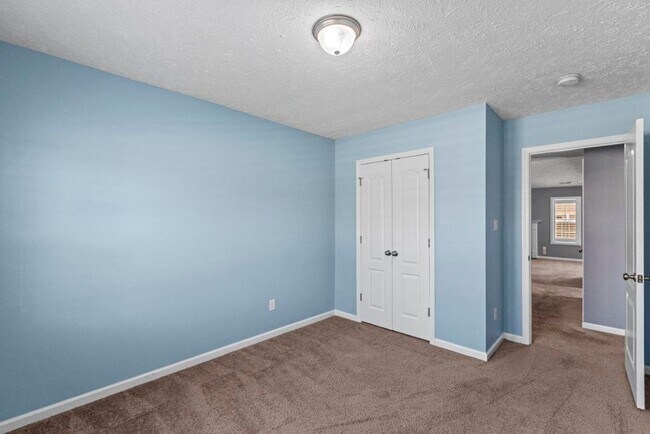 Building Photo - Beautiful home in great neighborhood!